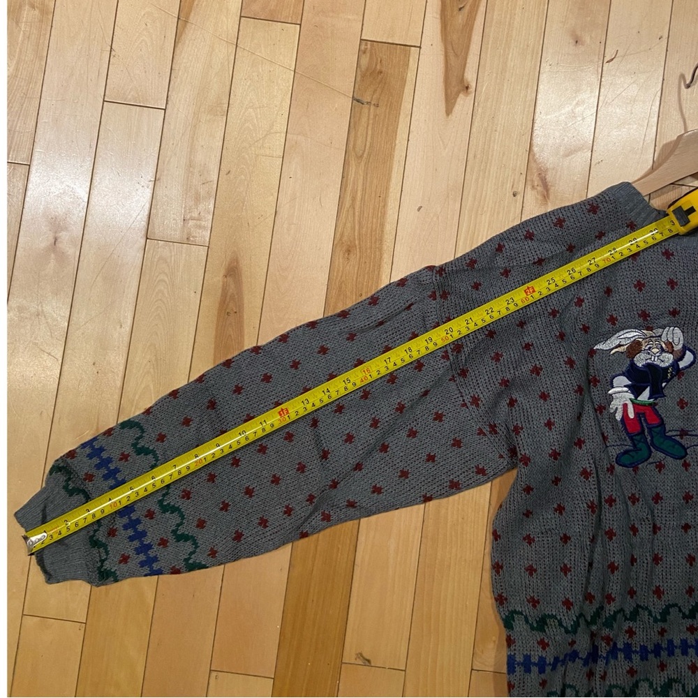 Vintage embroidered handmade bunny sweater wool brand fine line color grey - Picture 6 of 7